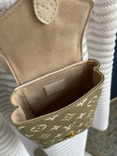 Lade das Bild in den Galerie-Viewer, LOUIS VUITTON TINY BACKPACK MINI
