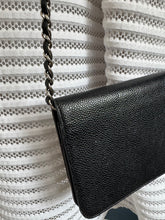 Lade das Bild in den Galerie-Viewer, CHANEL WOC
