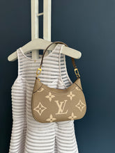 Lade das Bild in den Galerie-Viewer, LOUIS VUITTON BAGATELLE
