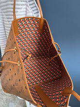 Lade das Bild in den Galerie-Viewer, MCM SHOPPER LARGE
