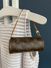 Lade das Bild in den Galerie-Viewer, LOUIS VUITTON PAPILLON MINI
