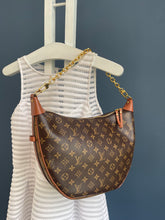 Lade das Bild in den Galerie-Viewer, LOUIS VUITTON LOOP HOBO
