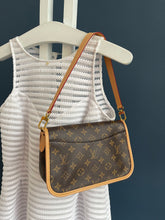 Lade das Bild in den Galerie-Viewer, LOUIS VUITTON DIANE
