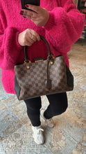 Lade das Bild in den Galerie-Viewer, LOUIS VUITTON BRITTANY

