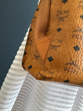 Lade das Bild in den Galerie-Viewer, MCM DIAMOND RUCKSACK
