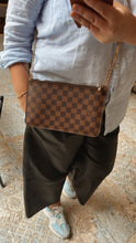 Lade das Bild in den Galerie-Viewer, LOUIS VUITTON CLUTCH
