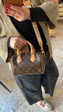 Lade das Bild in den Galerie-Viewer, LOUIS VUITTON SPEEDY 20 MIT SCHULTERRIEMEN
