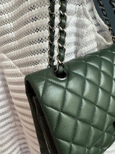 Lade das Bild in den Galerie-Viewer, CHANEL DOUBLE FLAP
