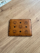 Lade das Bild in den Galerie-Viewer, MCM CRADHOLDER
