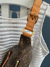 Lade das Bild in den Galerie-Viewer, LOUIS VUITTON BUMBAG
