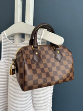 Lade das Bild in den Galerie-Viewer, LOUIS VUITTON SPEEDY 20
