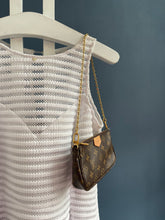 Lade das Bild in den Galerie-Viewer, LOUIS VUITTON MINI POCHETTE
