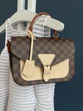 Lade das Bild in den Galerie-Viewer, LOUIS VUITTON BEAUMARCHAIS
