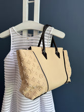 Lade das Bild in den Galerie-Viewer, LOUIS VUITTON W TOTE
