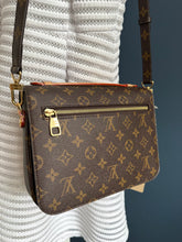 Lade das Bild in den Galerie-Viewer, LOUIS VUITTON MÉTIS ANIMAL
