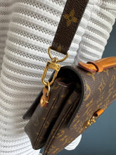 Lade das Bild in den Galerie-Viewer, LOUIS VUITTON MÉTIS
