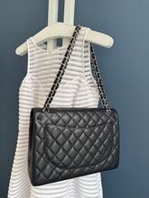 Lade das Bild in den Galerie-Viewer, CHANEL DOUBLE FLAP MAXI
