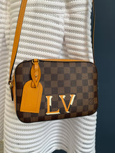 Lade das Bild in den Galerie-Viewer, LOUIS VUITTON SANTA MONICA
