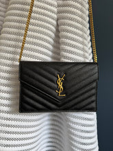Lade das Bild in den Galerie-Viewer, YSL CASSANDRE
