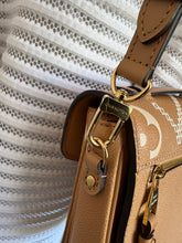 Lade das Bild in den Galerie-Viewer, LOUIS VUITTON MÉTIS ARIZONA
