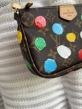 Lade das Bild in den Galerie-Viewer, LOUIS VUITTON POCHETTE YAYOI KUSAMA DOTS
