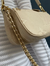 Lade das Bild in den Galerie-Viewer, LOUIS VUITTON MULTI POCHETTE EMPREINTE
