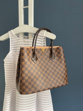 Lade das Bild in den Galerie-Viewer, LOUIS VUITTON KENSINGTON
