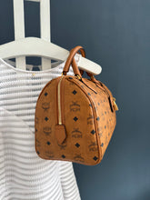 Lade das Bild in den Galerie-Viewer, MCM BOSTON BAG
