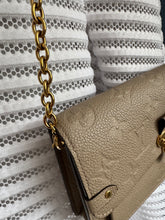 Lade das Bild in den Galerie-Viewer, LOUIS VUITTON VAVIN CHAIN
