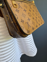 Lade das Bild in den Galerie-Viewer, LOUIS VUITTON MÉTIS REVERSE
