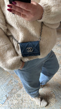 Lade das Bild in den Galerie-Viewer, CHANEL 19 WOC
