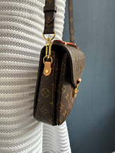 Lade das Bild in den Galerie-Viewer, LOUIS VUITTON MÉTIS
