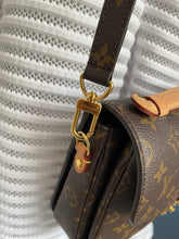 Lade das Bild in den Galerie-Viewer, LOUIS VUITTON MÉTIS
