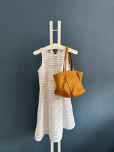 Lade das Bild in den Galerie-Viewer, PRADA VITELLO DAINO BAG
