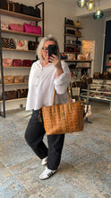 Lade das Bild in den Galerie-Viewer, MCM LIZ SHOPPER
