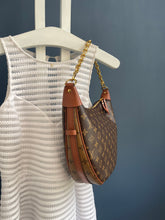 Lade das Bild in den Galerie-Viewer, LOUIS VUITTON LOOP HOBO
