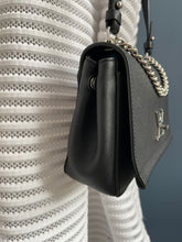 Lade das Bild in den Galerie-Viewer, LOUIS VUITTON LOCKME BB
