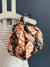 Lade das Bild in den Galerie-Viewer, LOUIS VUITTON SPEEDY 25 CRAFTY
