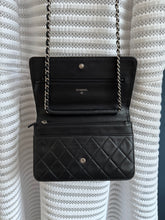 Lade das Bild in den Galerie-Viewer, CHANEL WOC
