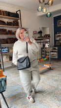 Lade das Bild in den Galerie-Viewer, LOUIS VUITTON BABYLONE BB MAHINA
