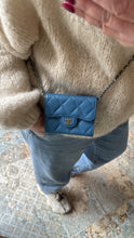 Lade das Bild in den Galerie-Viewer, CHANEL MINI WOC
