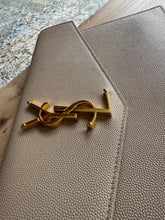 Lade das Bild in den Galerie-Viewer, YSL CLUTCH
