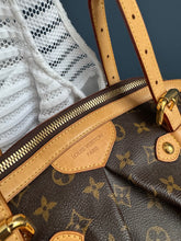 Lade das Bild in den Galerie-Viewer, LOUIS VUITTON TIVOLI
