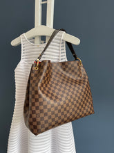 Lade das Bild in den Galerie-Viewer, LOUIS VUITTON GRACEFUL MM
