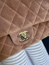 Lade das Bild in den Galerie-Viewer, CHANEL DOUBLE FLAP WILDLEDER
