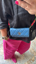 Lade das Bild in den Galerie-Viewer, CHANEL RIBBON LONG WOC
