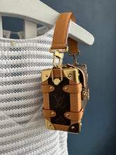 Lade das Bild in den Galerie-Viewer, LOUIS VUITTON SIDE TRUNK PM
