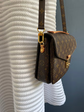 Lade das Bild in den Galerie-Viewer, LOUIS VUITTON MÉTIS
