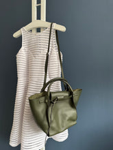 Lade das Bild in den Galerie-Viewer, CÉLINE BIG BAG
