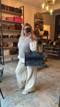 Lade das Bild in den Galerie-Viewer, DIOR TOTE BOOK MEDIUM
